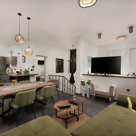 Apartment Altana With Free Parking Pula Exterior photo