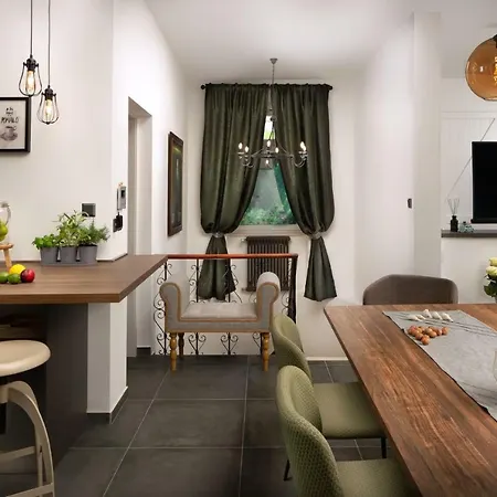 Apartment Altana With Free Parking Pula Exterior photo